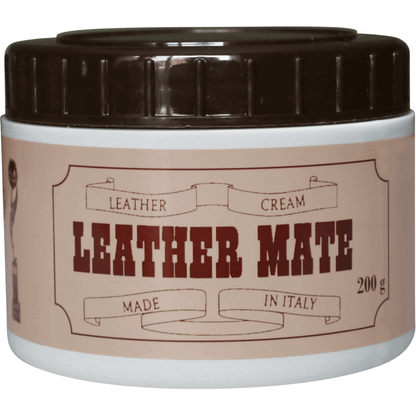 Leather Mate leather conditioner is considered one of the best leather conditioners on the market, providing long-lasting protection and restoration to genuine leather. This high-quality leather cream effectively moisturizes and rejuvenates leather.