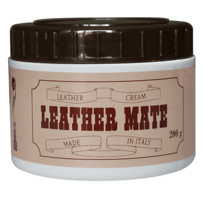 Leather Mate leather conditioner is considered one of the best leather conditioners on the market, providing long-lasting protection and restoration to genuine leather. This high-quality leather cream effectively moisturizes and rejuvenates leather.